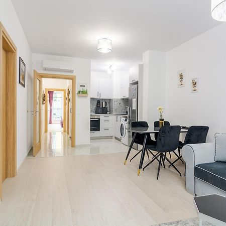 Paris Luxury Top Centre 2Bdr Apt W Work Desk And Wifi Near Nevsky Cathedral Sofia Eksteriør bilde
