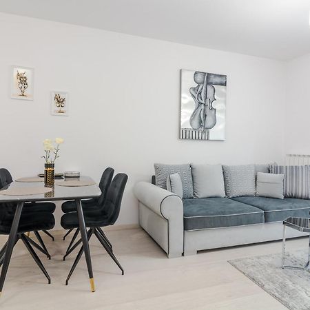 Paris Luxury Top Centre 2Bdr Apt W Work Desk And Wifi Near Nevsky Cathedral Sofia Eksteriør bilde